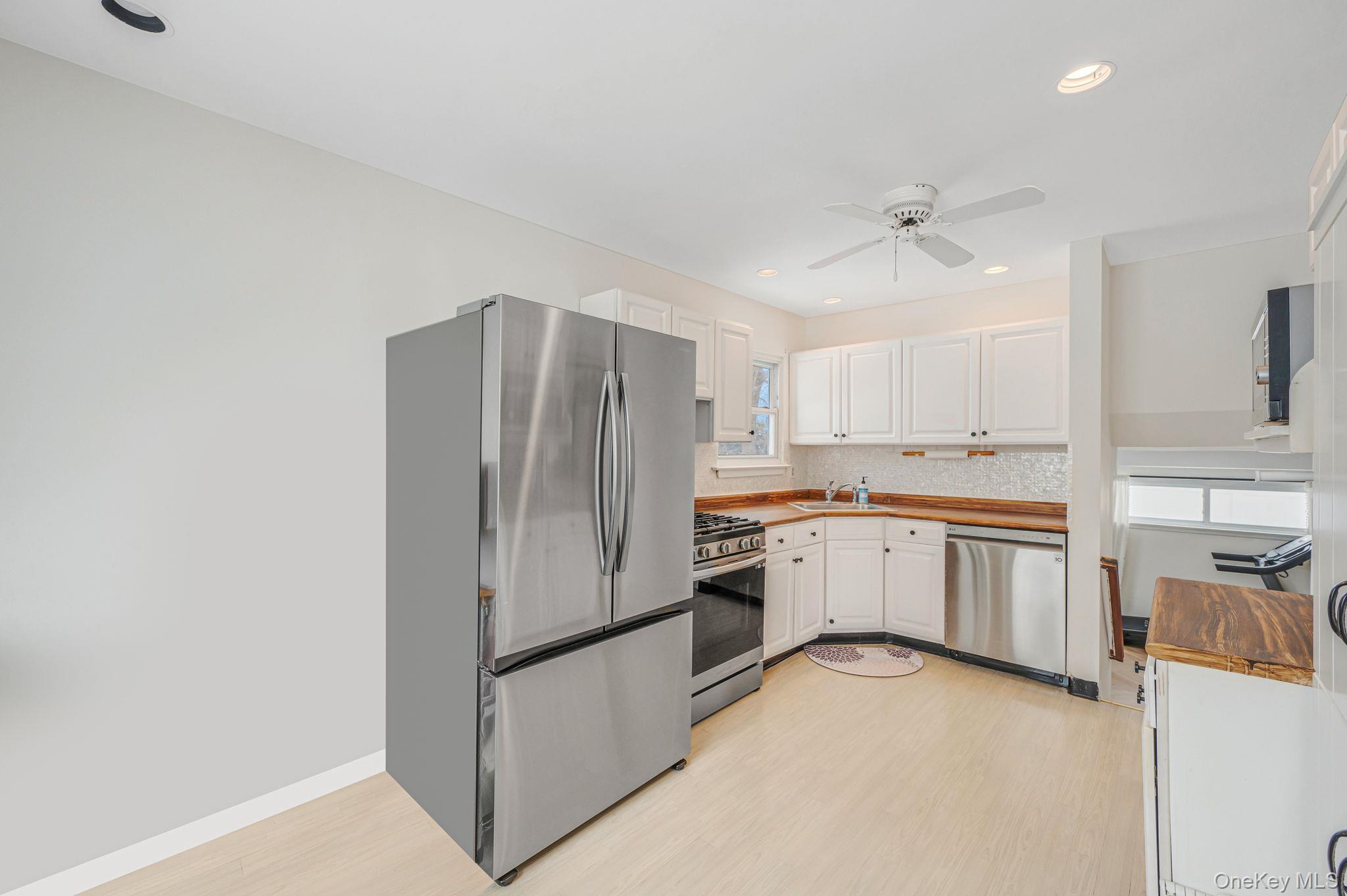 #20 photo, 7 Seneca Drive, Commack , NY 11725