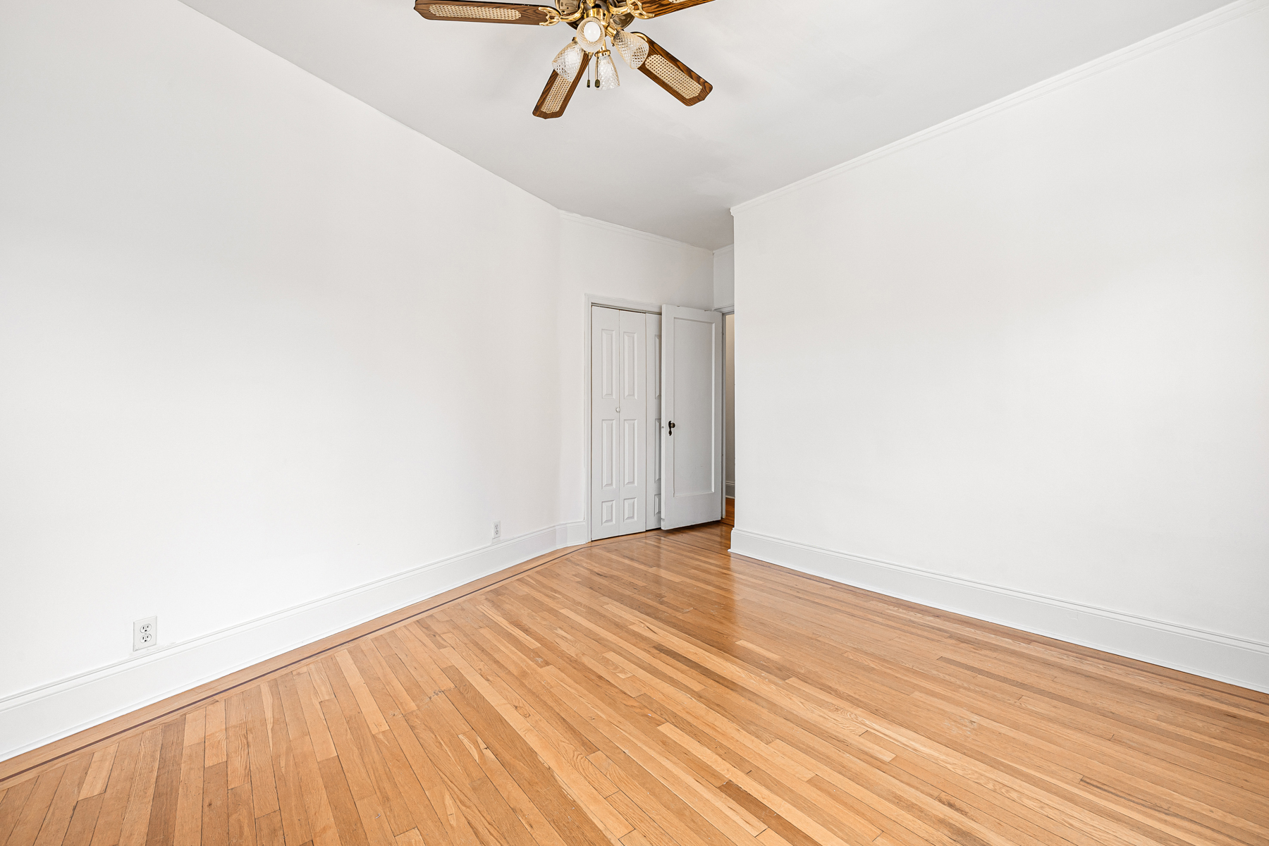 #7 photo, 3875 Waldo Avenue, Riverdale , NY 10463