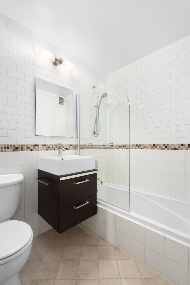 #6 photo, 77 7TH Avenue, Chelsea , NY 10011