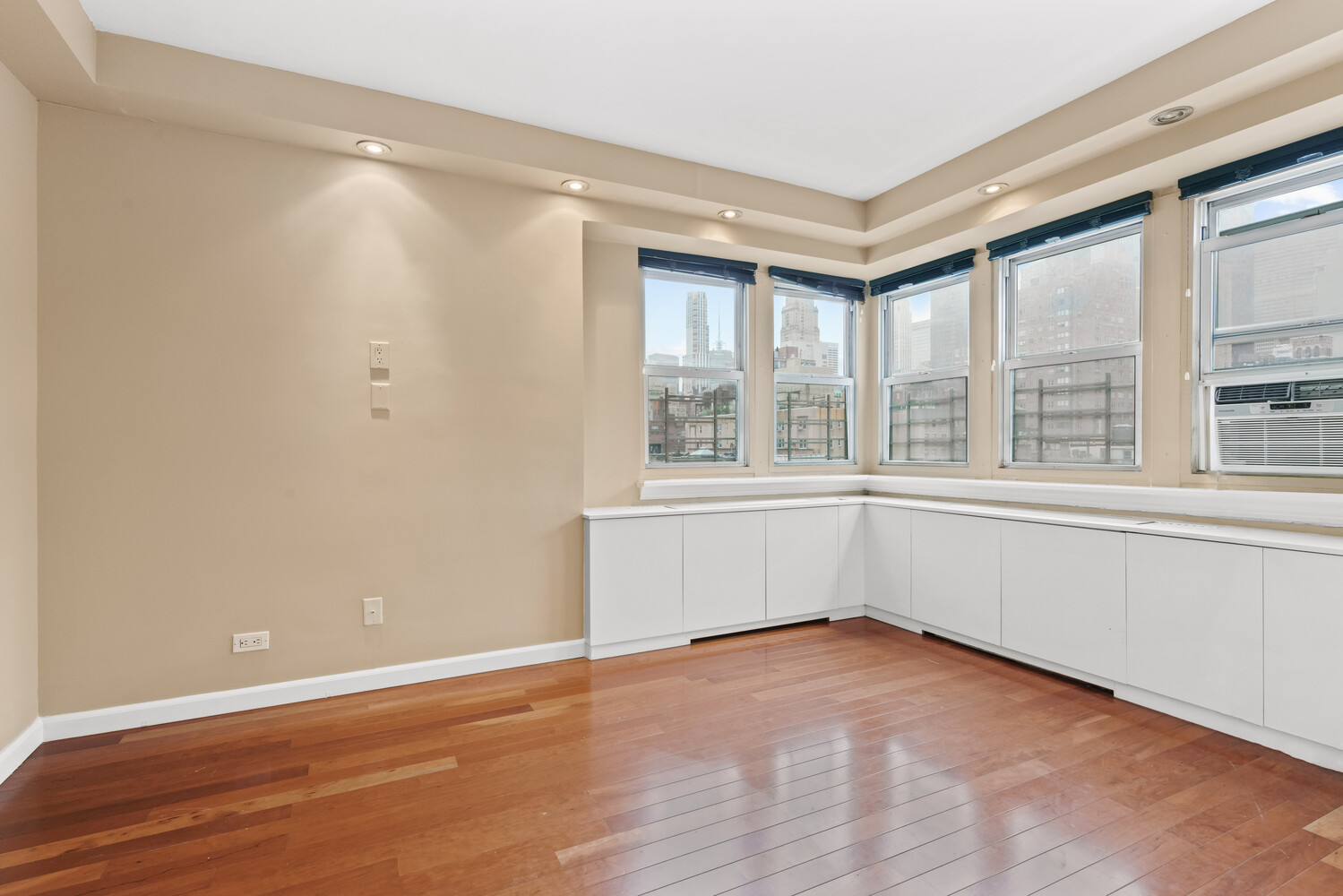 #5 photo, 155 E 34TH Street, Murray Hill , NY 10016