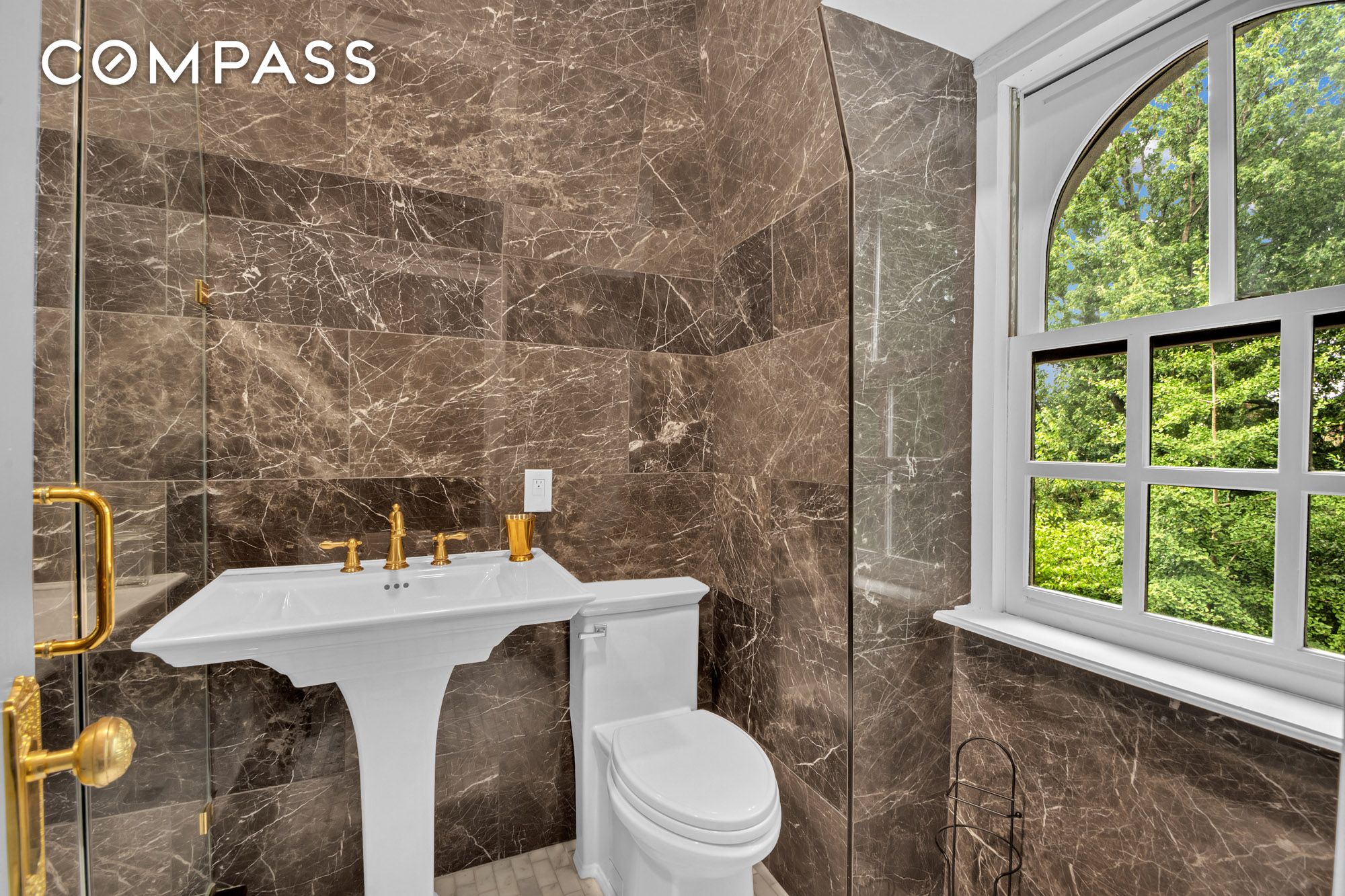 #15 photo, 117 Tysen Street, New York City , NY 10301