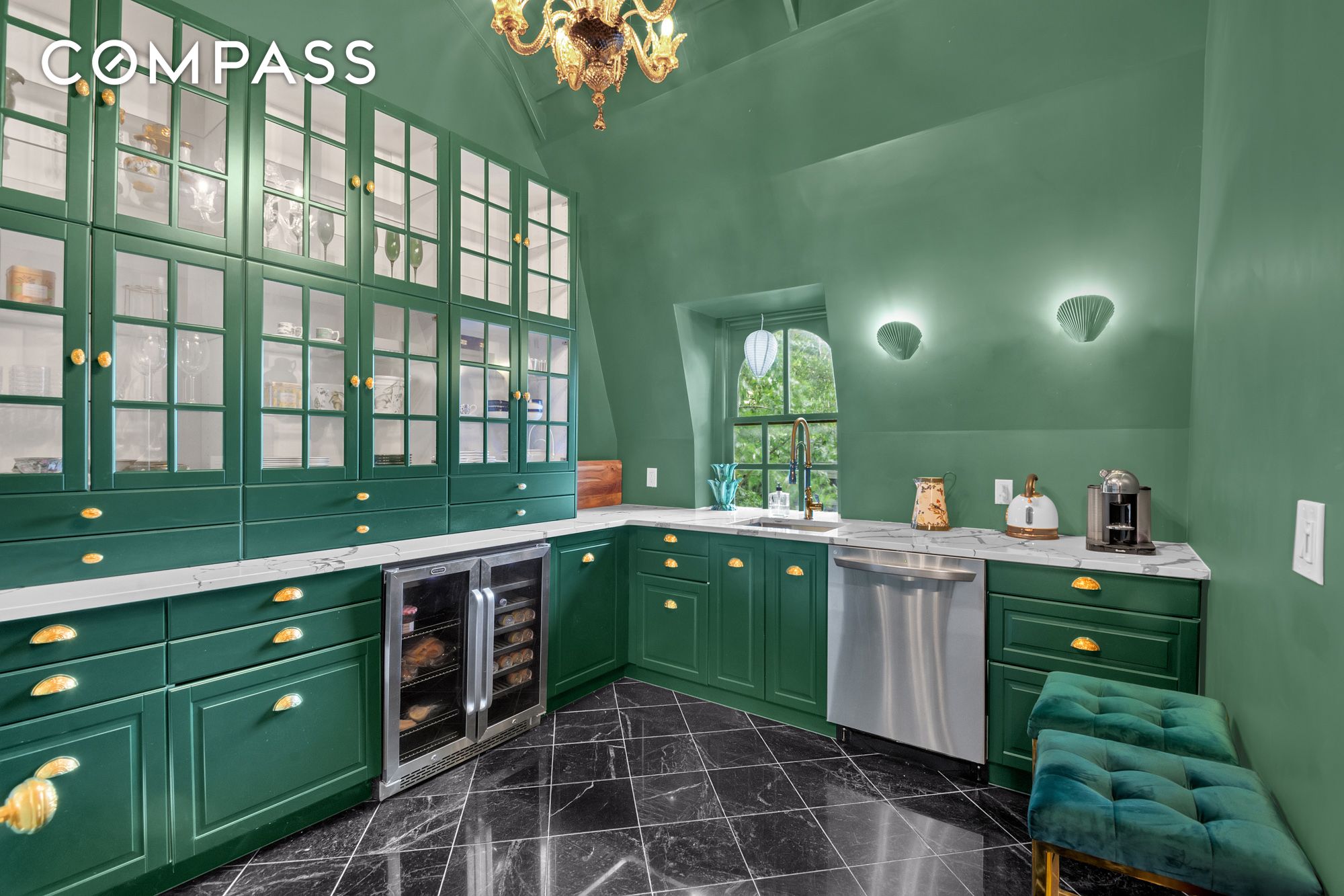 #19 photo, 117 Tysen Street, New York City , NY 10301