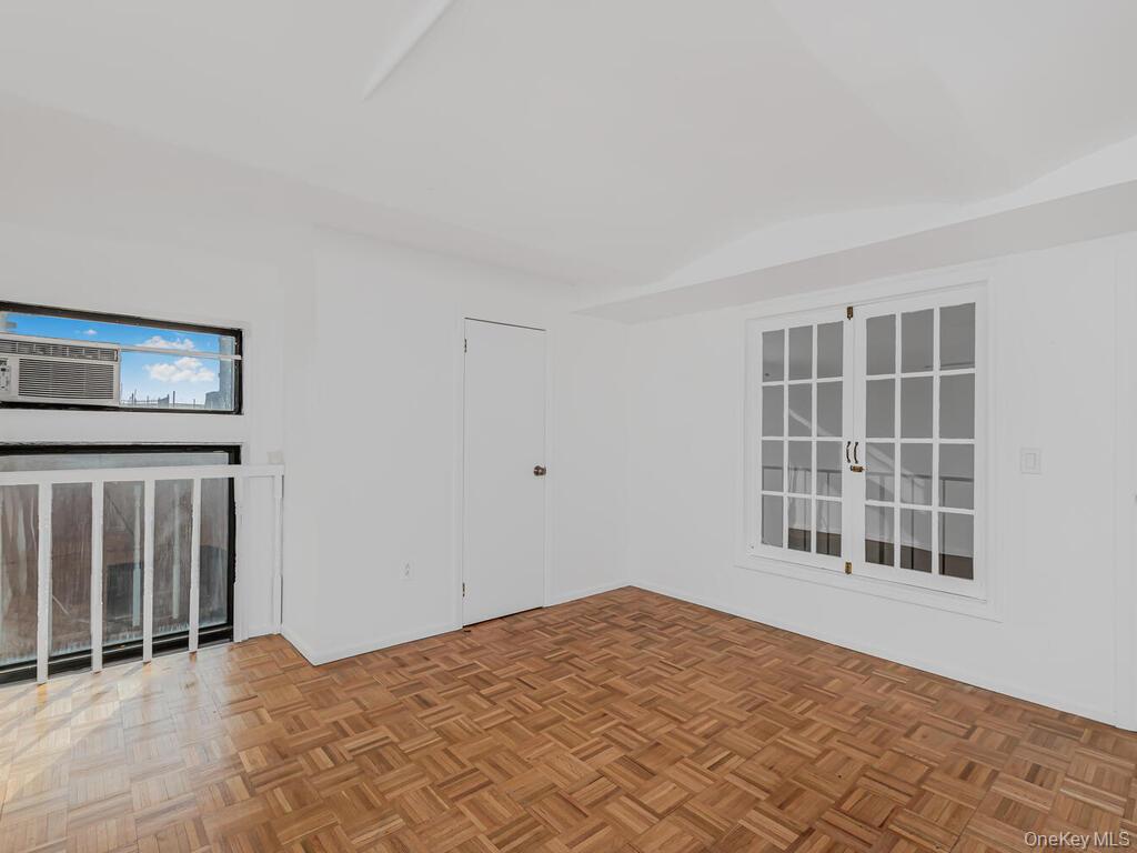 #9 photo, 305 E 108th Street, New York (Manhattan) , NY 10029