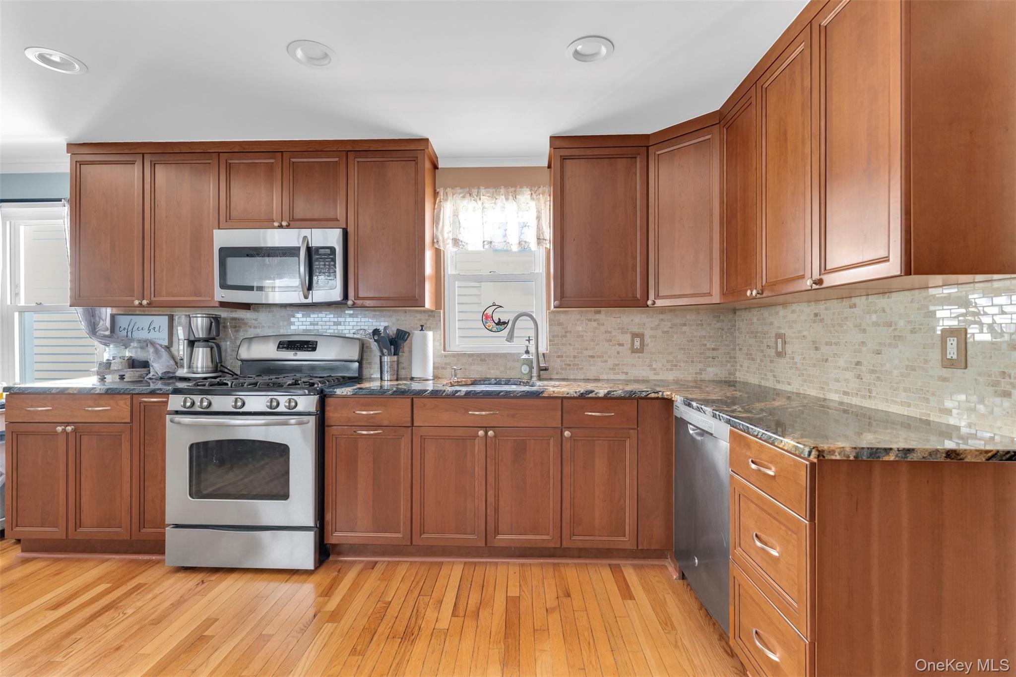 #10 photo, 64 Tier Street, Bronx , NY 10464