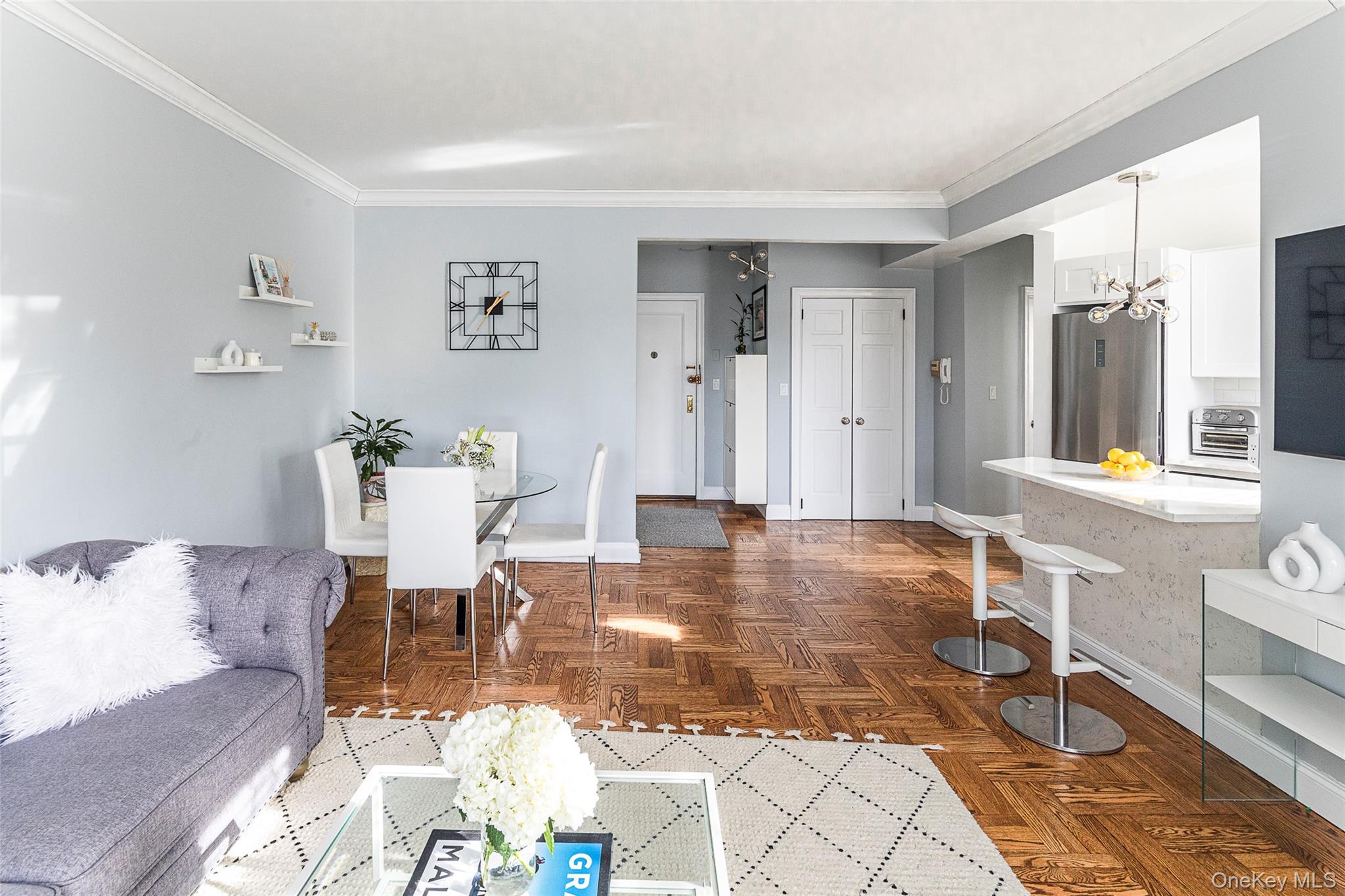 #3 photo, 5 Midland Gardens, Bronxville , NY 10708