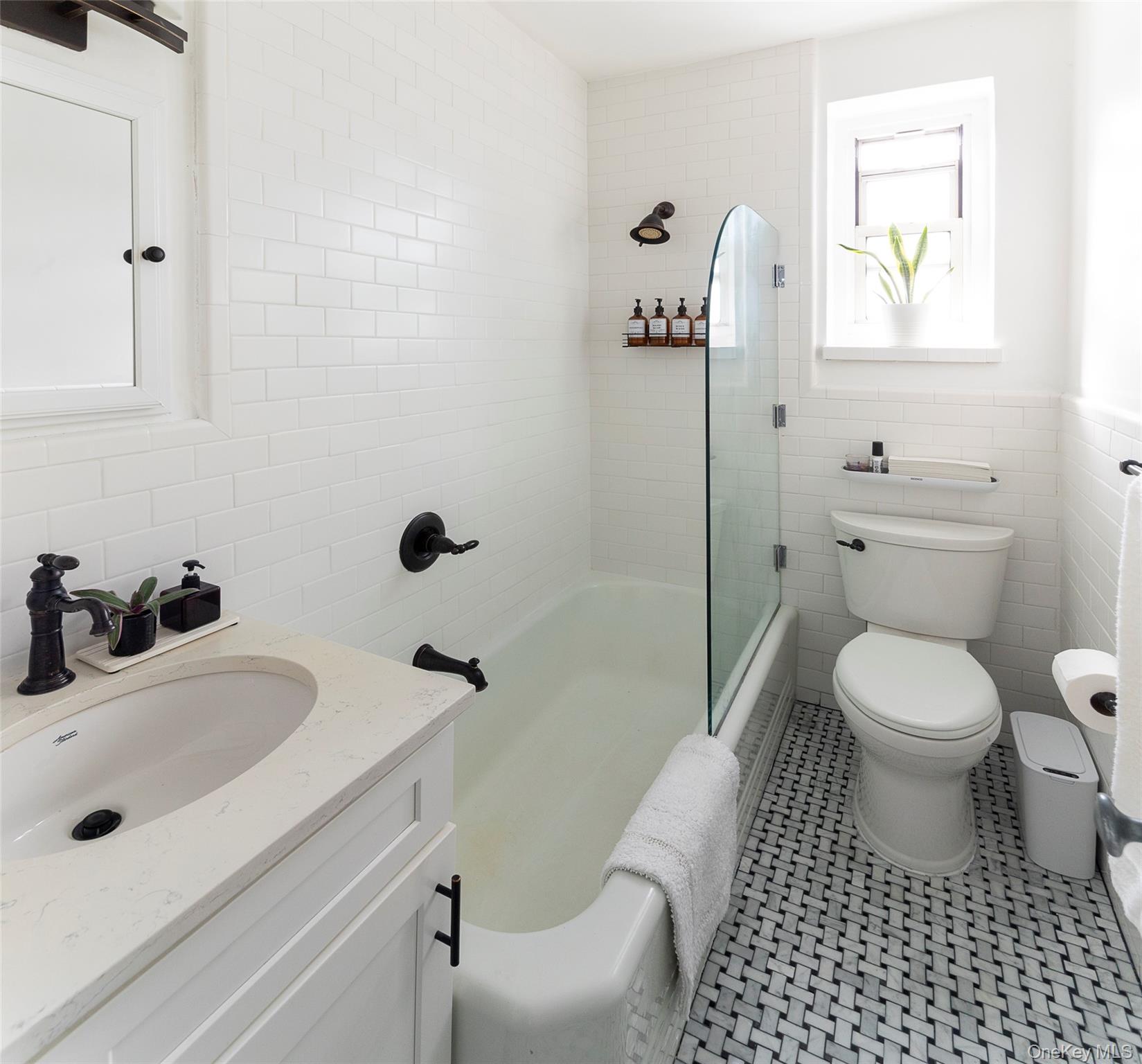 #9 photo, 5 Midland Gardens, Bronxville , NY 10708