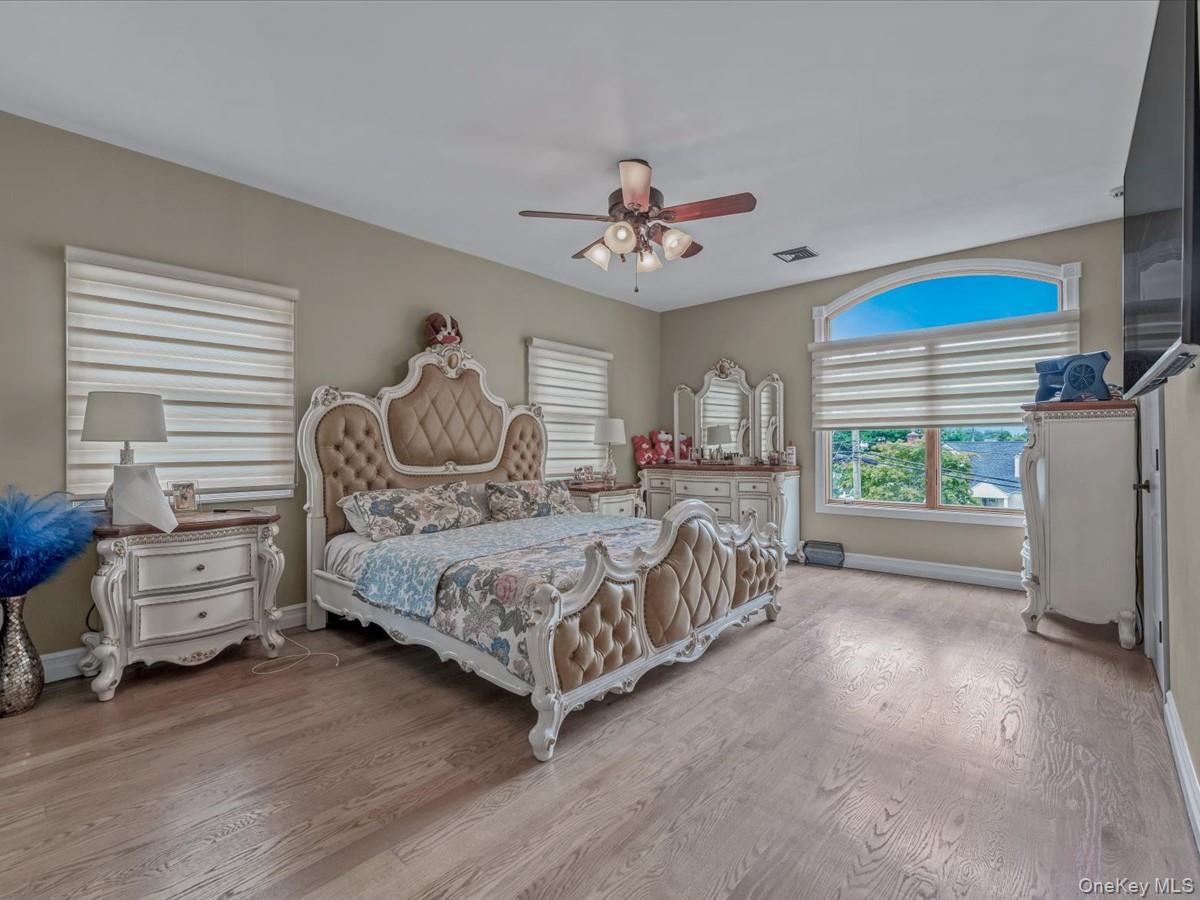 #15 photo, 575 Hawthorne Street, West Hempstead , NY 11552