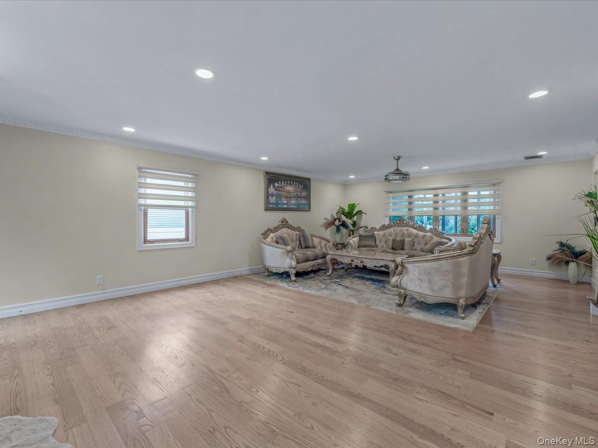 #7 photo, 575 Hawthorne Street, West Hempstead , NY 11552