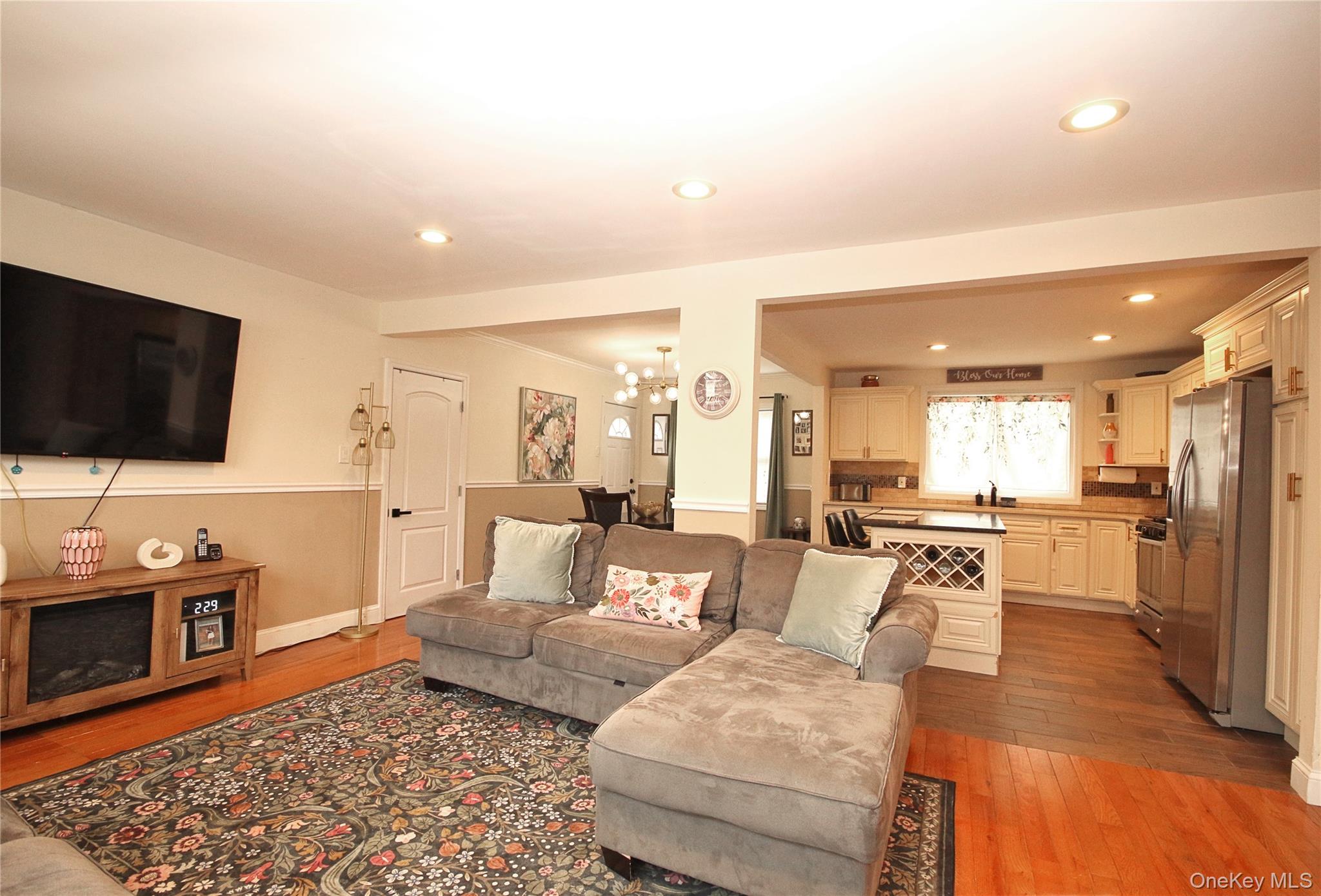 #6 photo, 2 Vita Drive, Central Islip , NY 11722