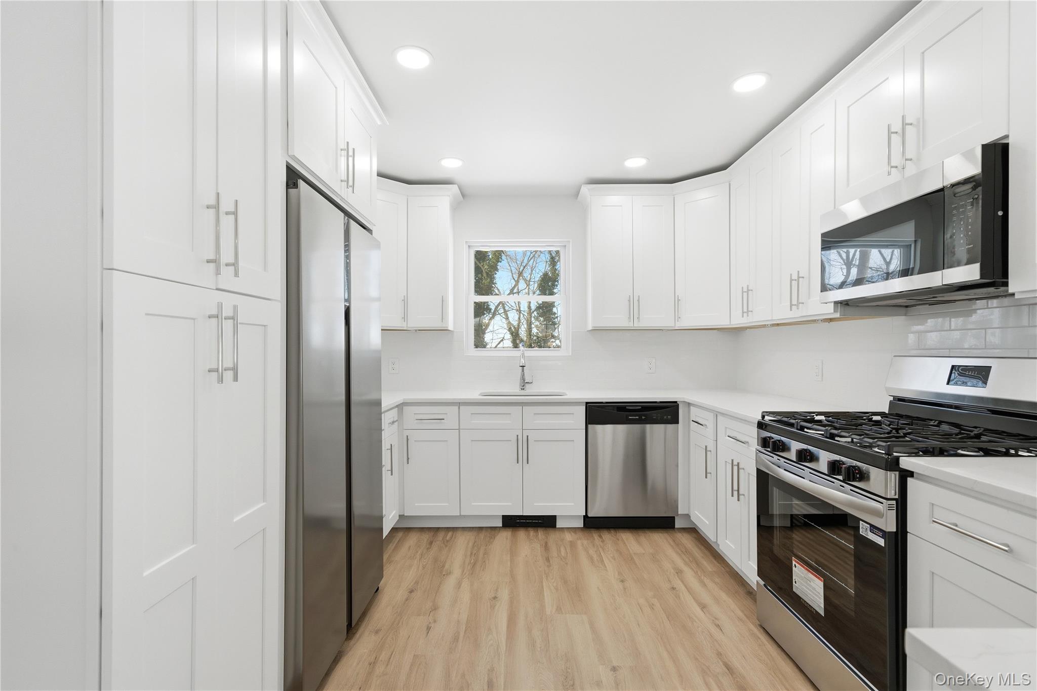 #5 photo, 138 Calvert Avenue, Ronkonkoma , NY 11779