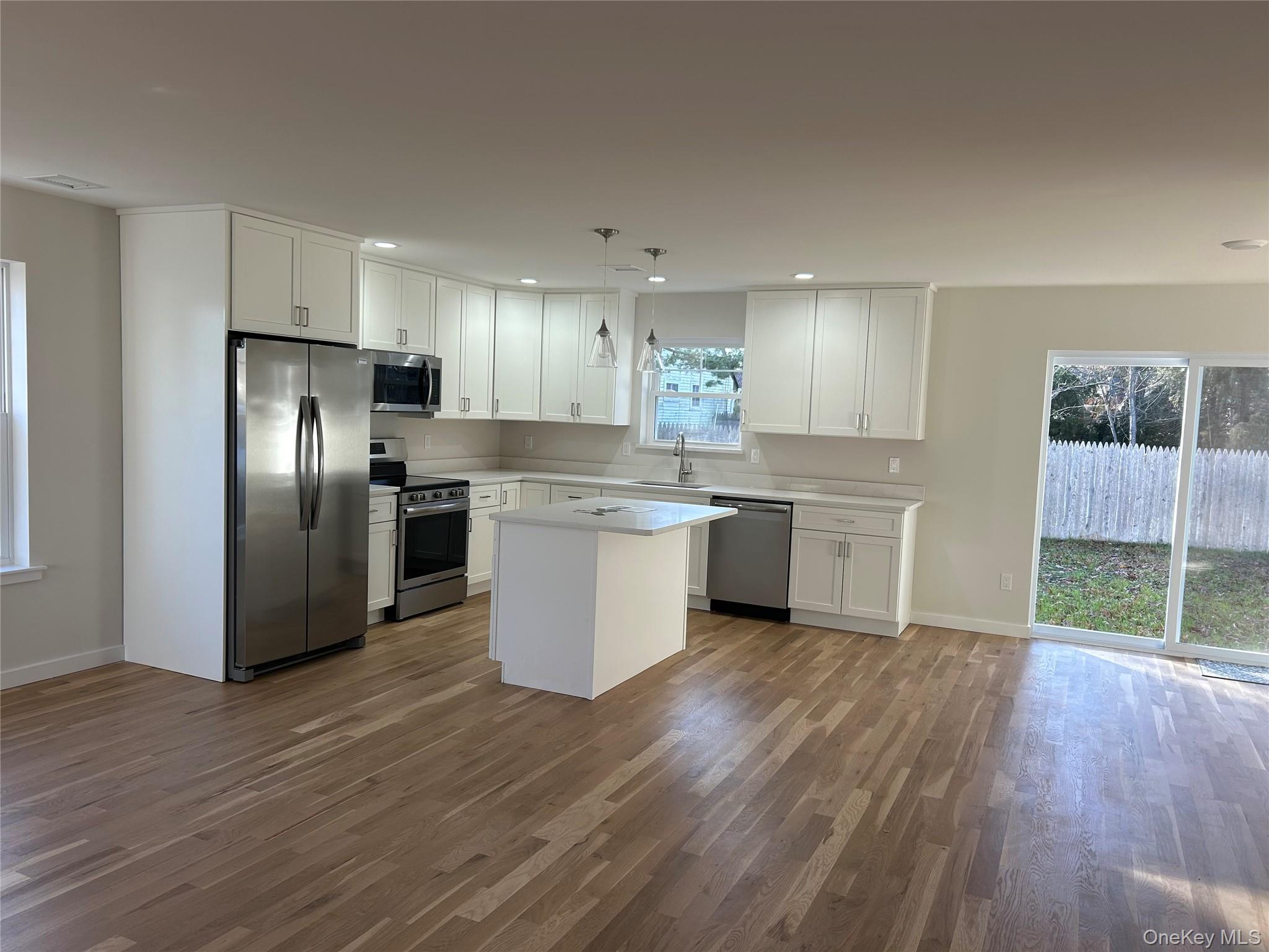 #4 photo, 20 10th, Ronkonkoma , NY 11790