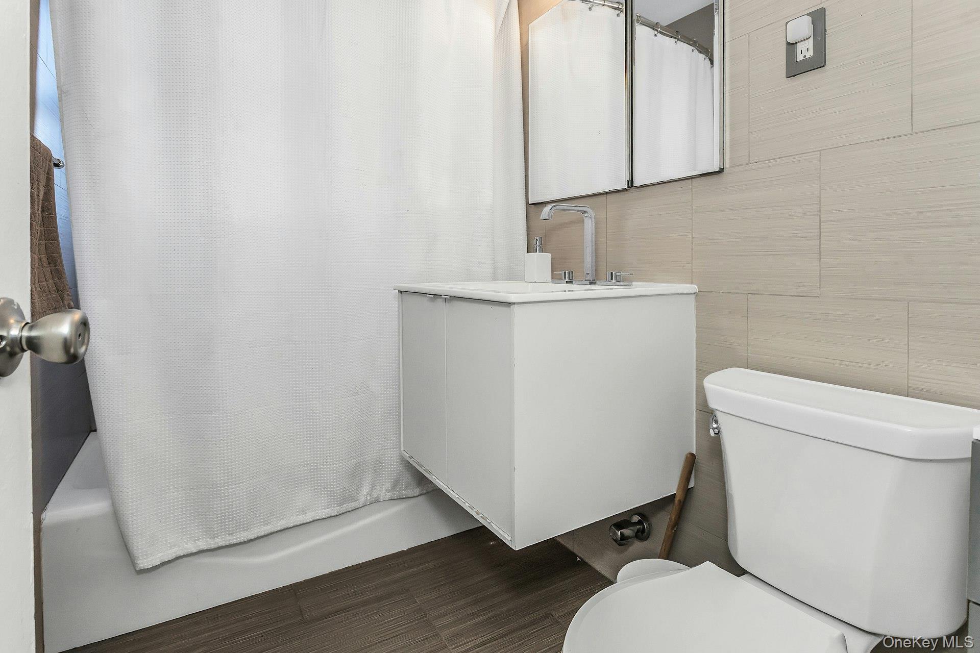 #11 photo, 219-57 74 Avenue, Bayside , NY 11364