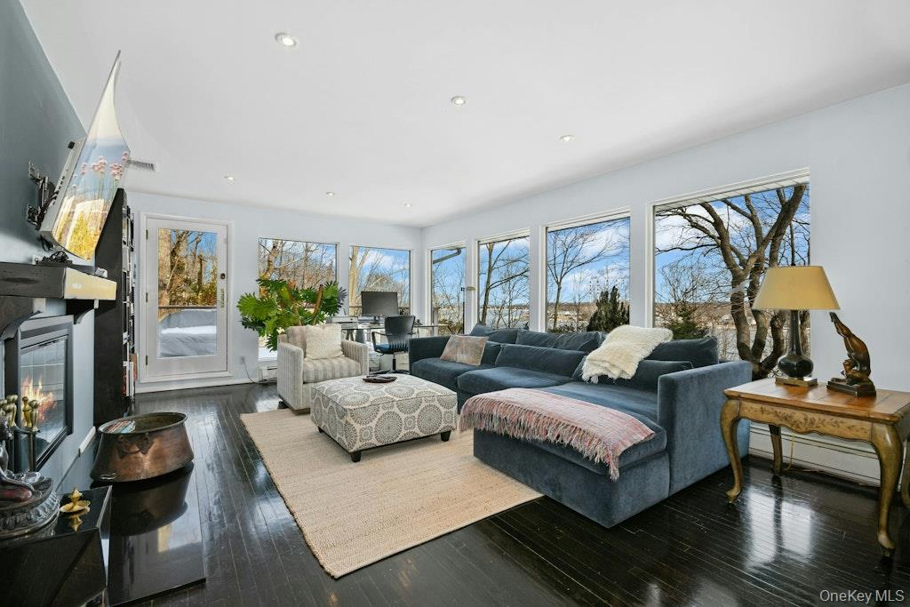 #16 photo, 40 Idle Day Drive, Centerport , NY 11721