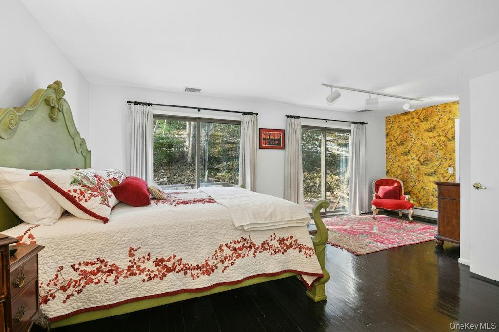 #18 photo, 40 Idle Day Drive, Centerport , NY 11721