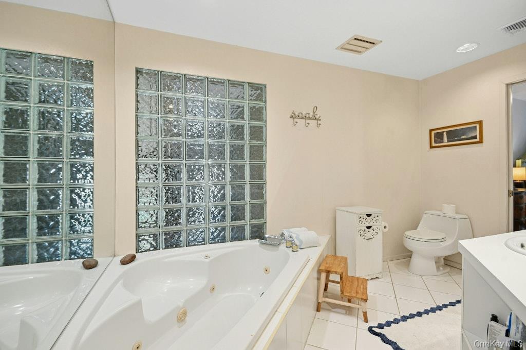 #19 photo, 40 Idle Day Drive, Centerport , NY 11721