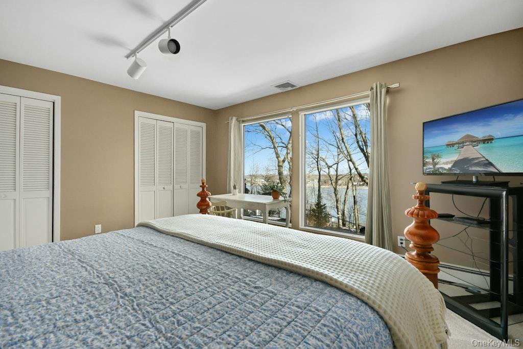 #20 photo, 40 Idle Day Drive, Centerport , NY 11721