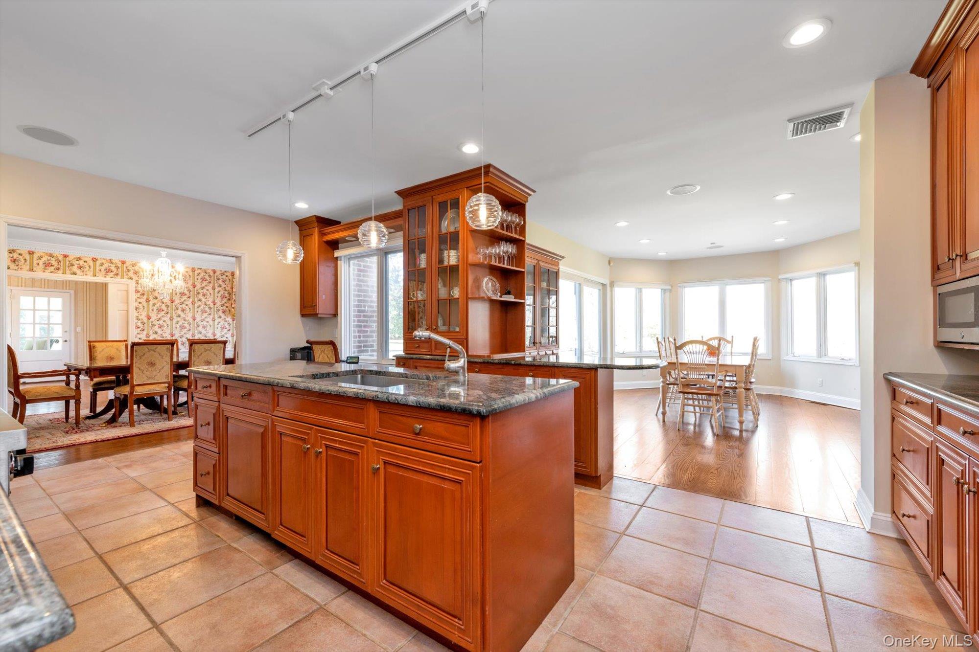 #15 photo, 3 Barkers Point Road, Port Washington , NY 11050