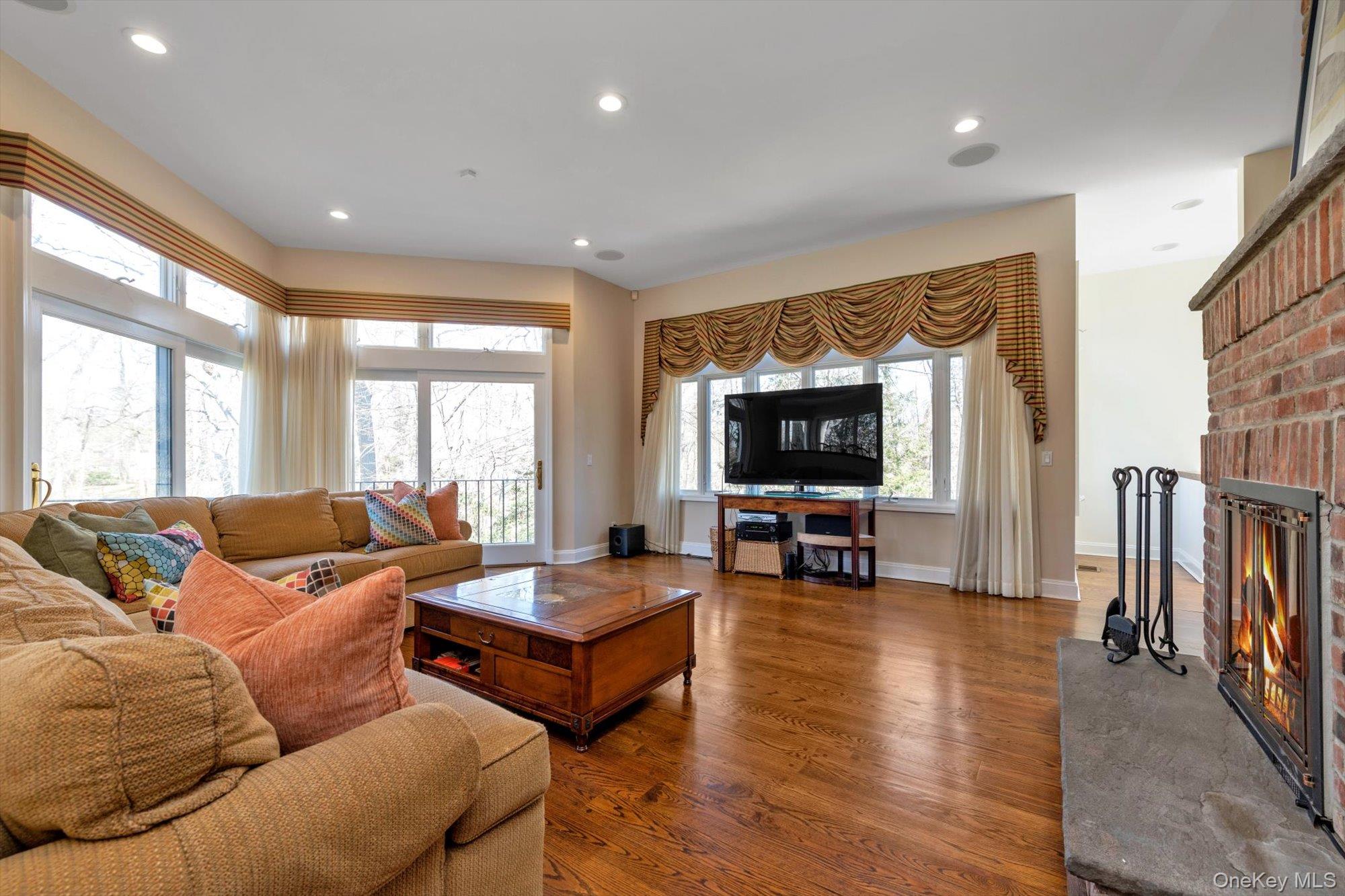 #20 photo, 3 Barkers Point Road, Port Washington , NY 11050