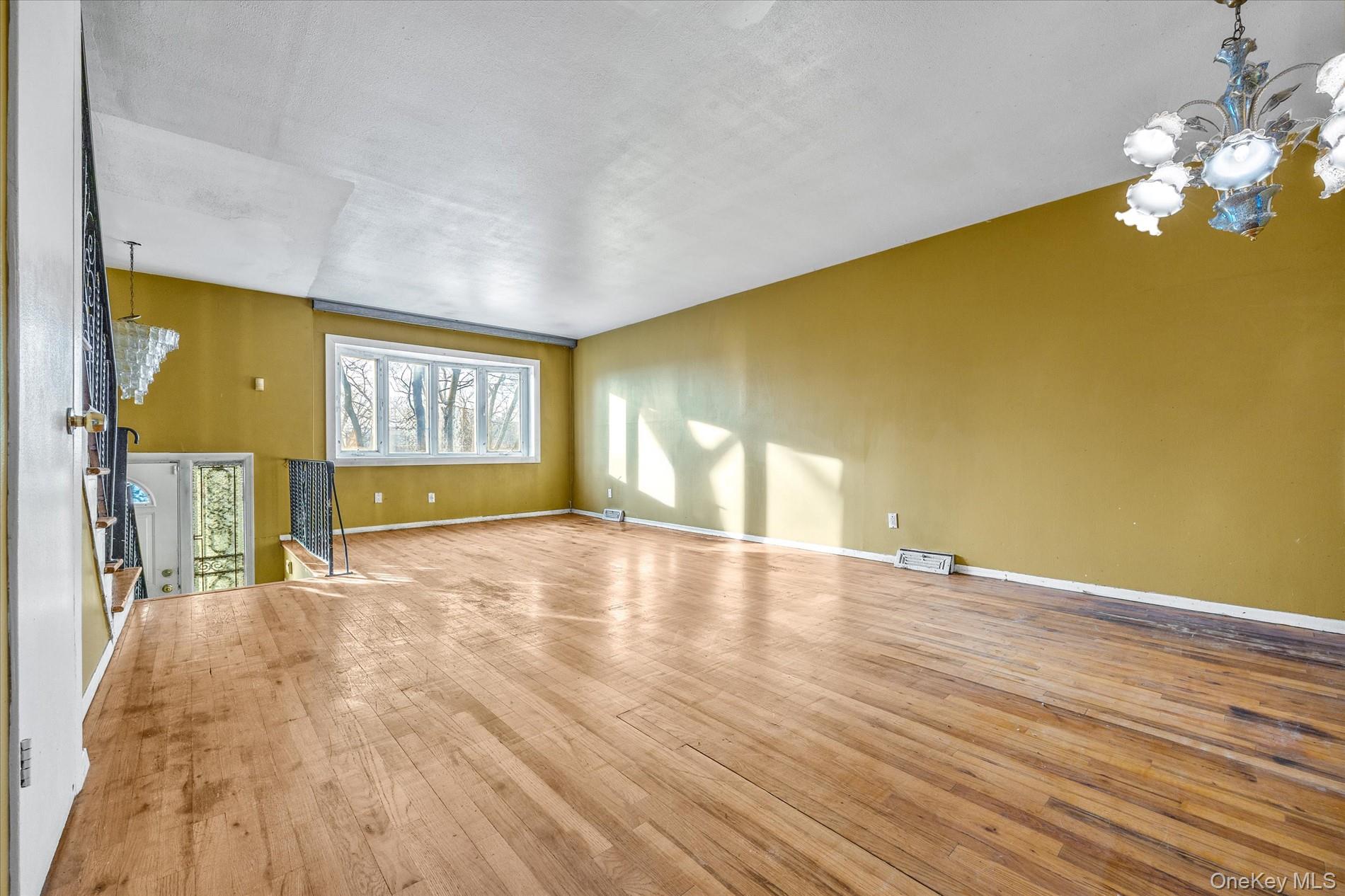 #2 photo, 1537 144th Street, Whitestone , NY 11357