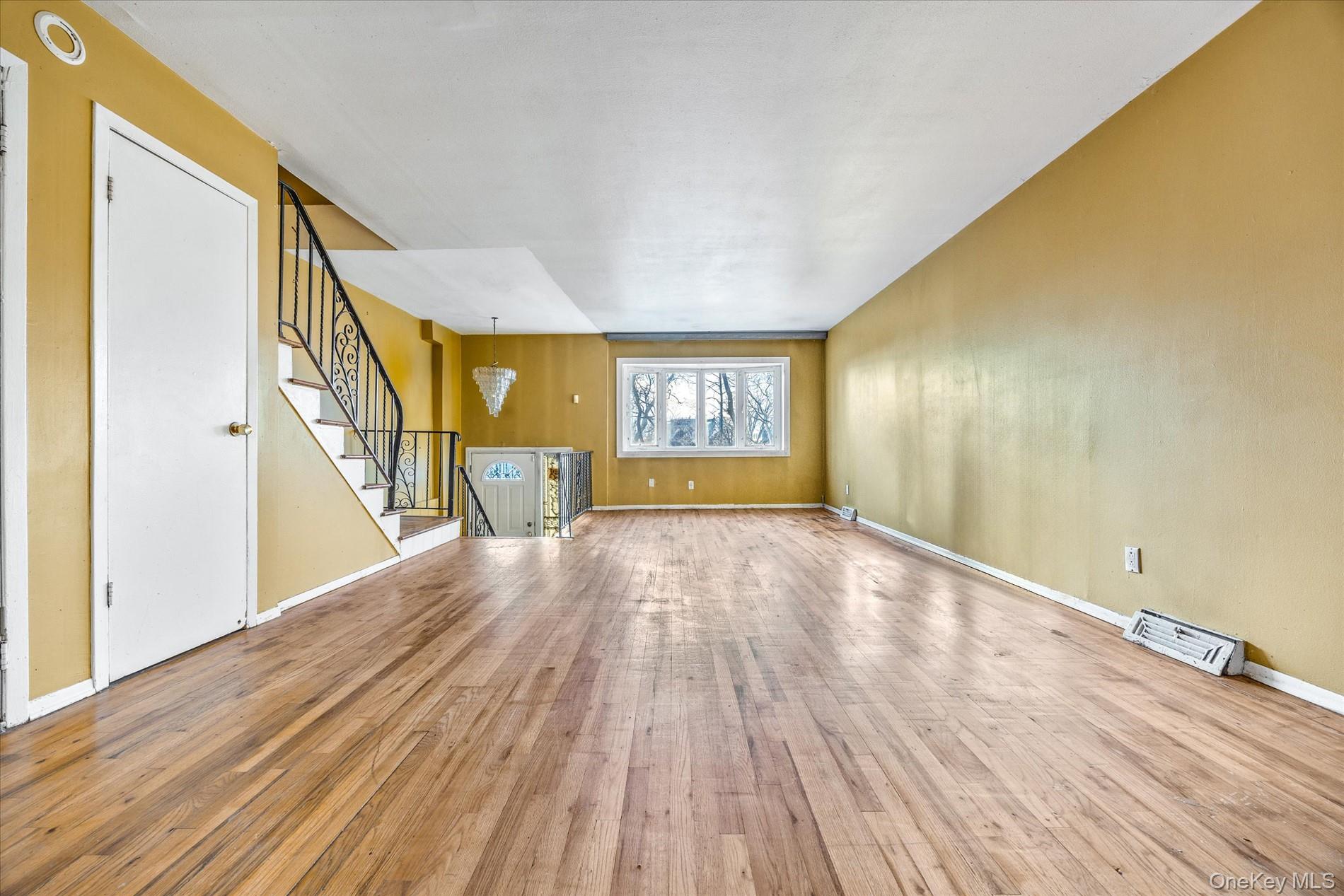 #3 photo, 1537 144th Street, Whitestone , NY 11357