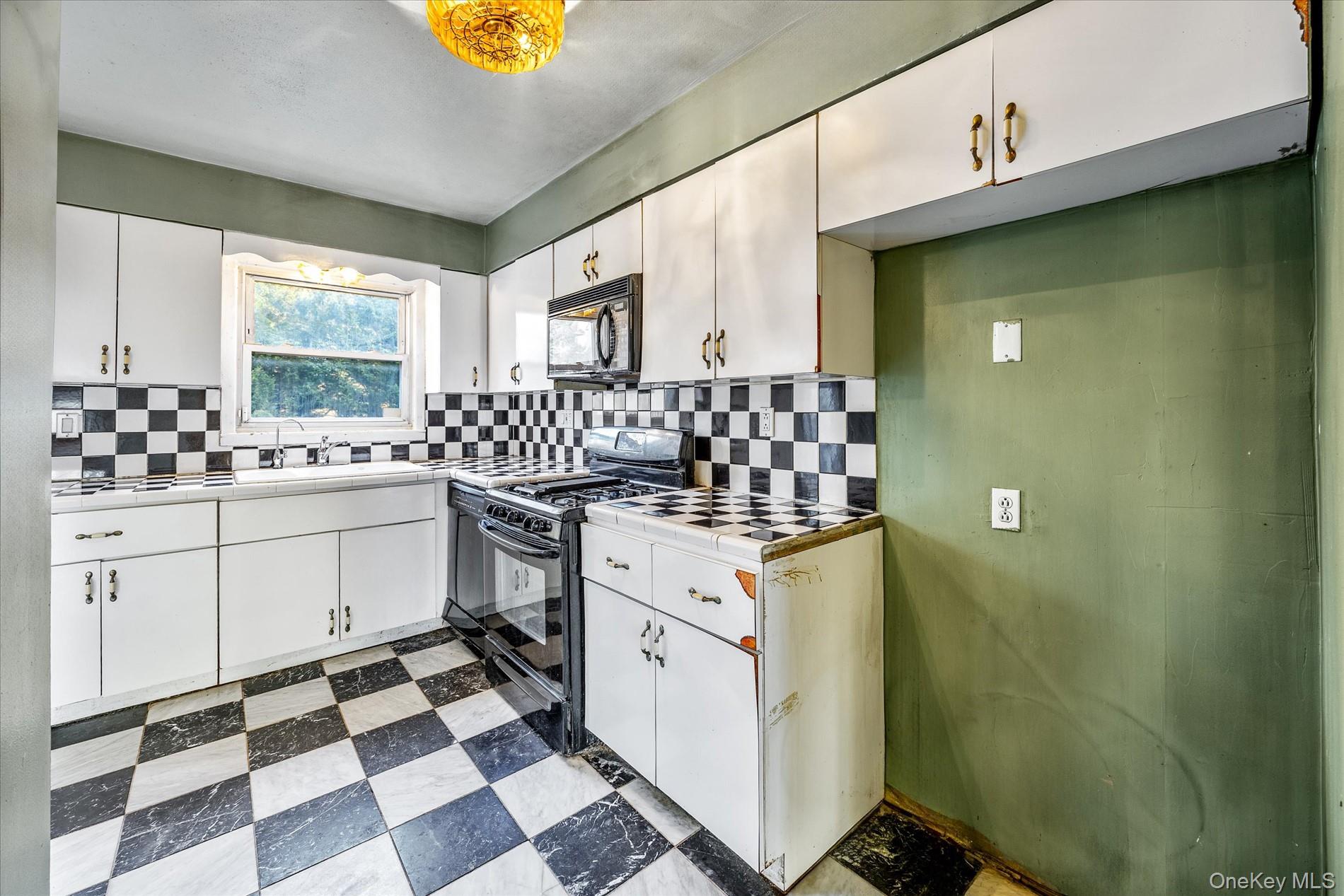 #9 photo, 1537 144th Street, Whitestone , NY 11357