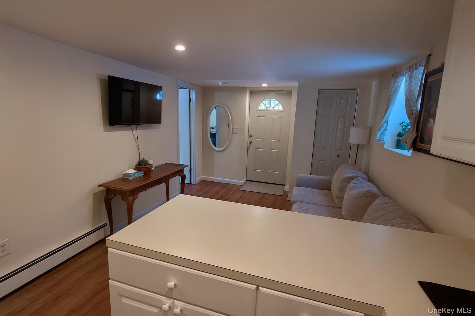 #2 photo, 41 Elizabeth Way, सफ़ोक काउंटी Ridge , NY 11961