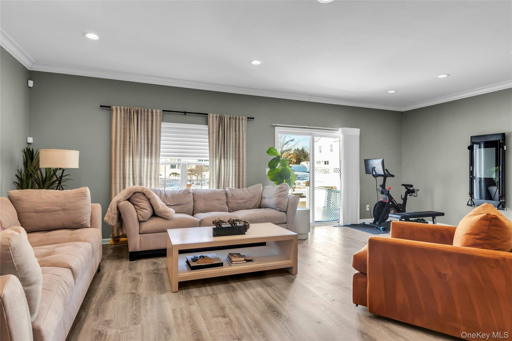 #15 photo, 110 Brattle Circle, Melville , NY 11747