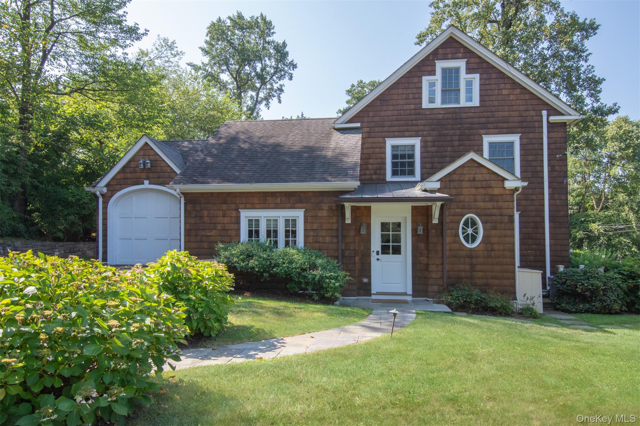 #4 photo, 42 Summit Avenue, Bronxville , NY 10708