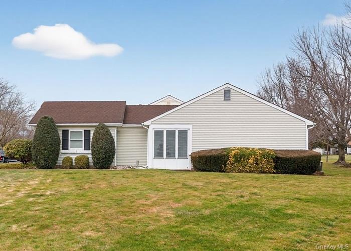 #3 photo, 19 Hearthside Drive, Mount Sinai , NY 11766