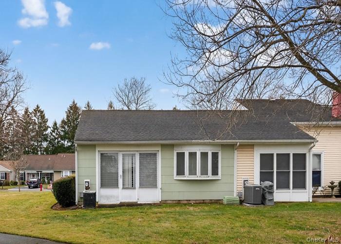 #4 photo, 19 Hearthside Drive, Mount Sinai , NY 11766