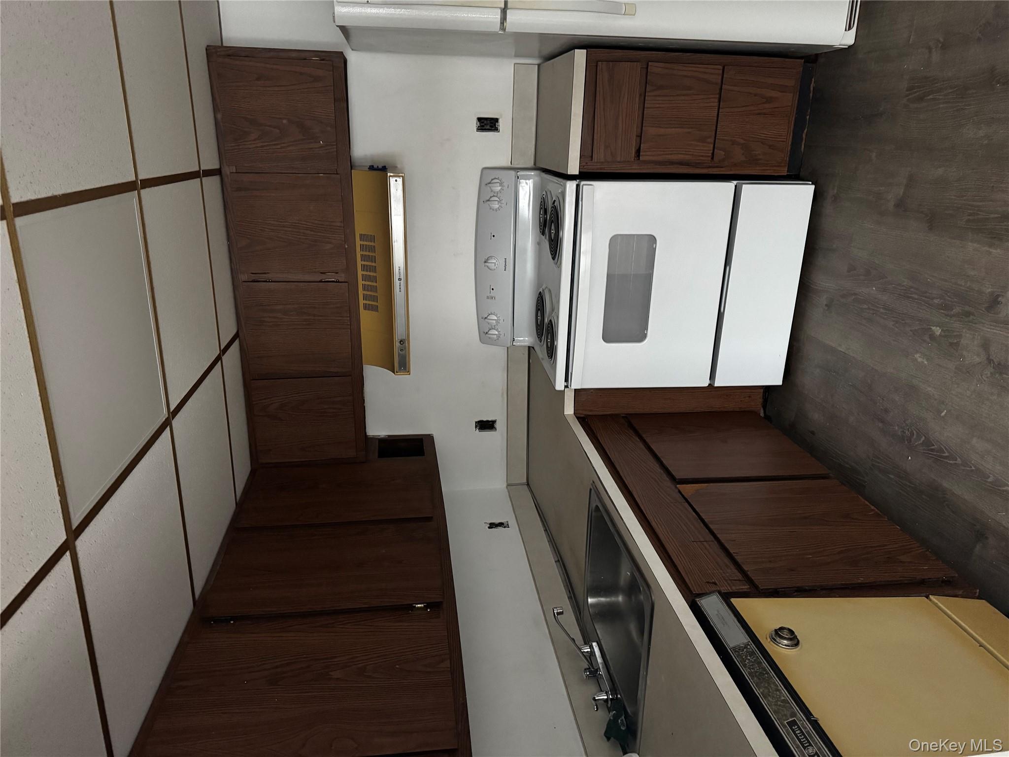 #1 photo, 14 Scarborough Lane, Wappingers Falls , NY 12590