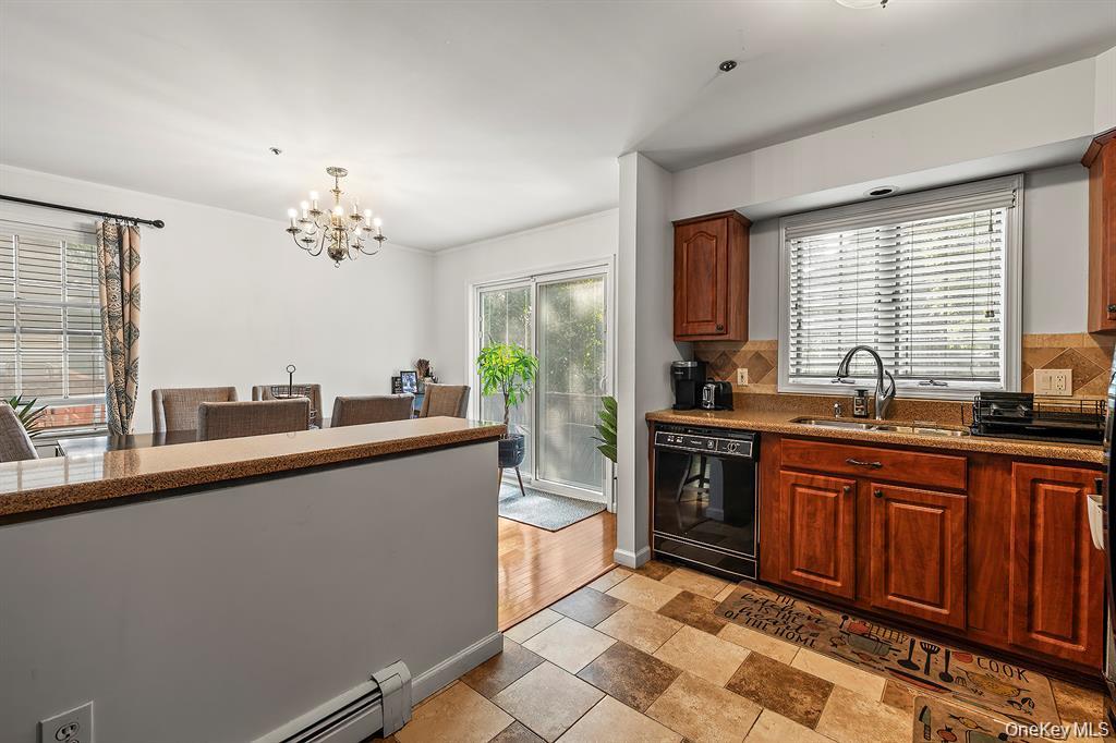 #14 photo, 16 Stoneham Place, White Plains , NY 10607