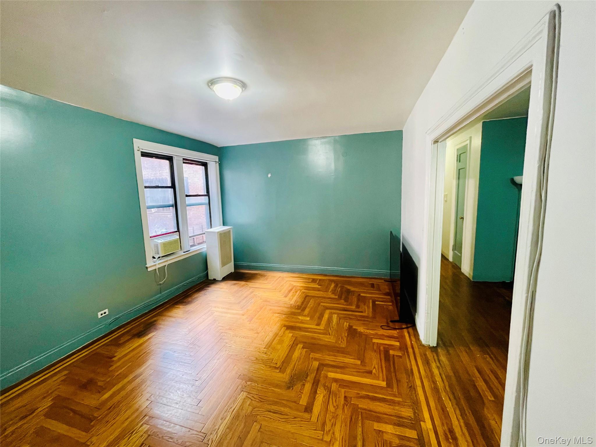 #3 photo, 2199 Holland Avenue, Bronx , NY 10462