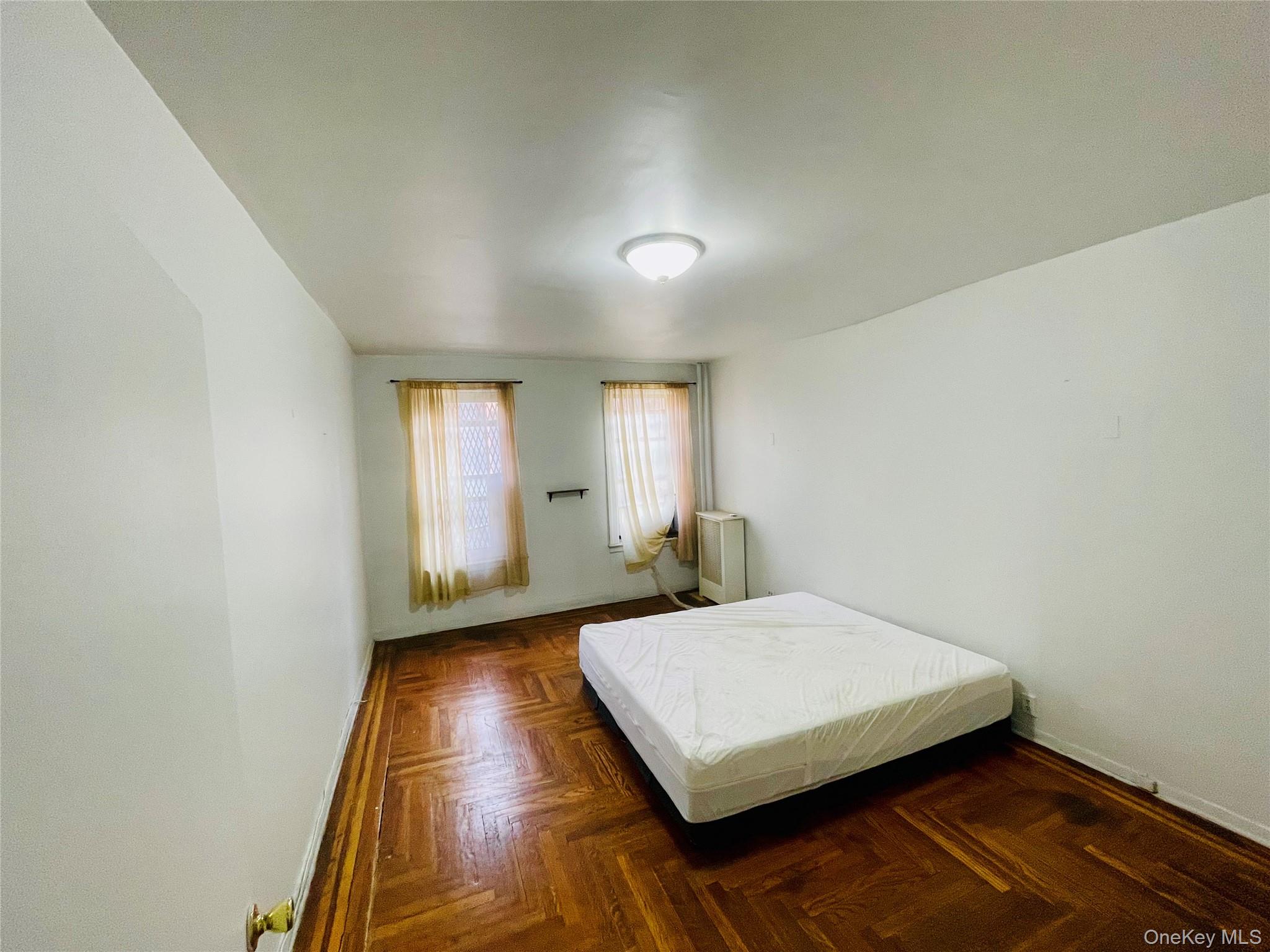#7 photo, 2199 Holland Avenue, Bronx , NY 10462