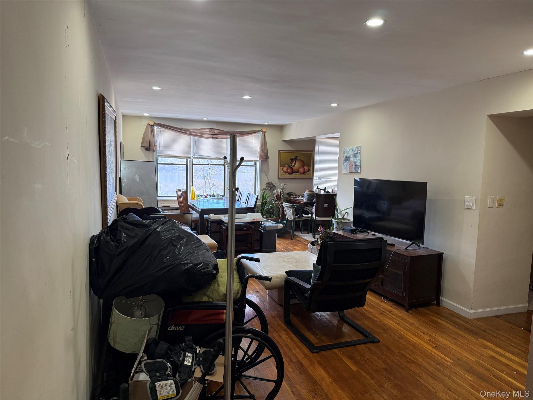 #8 photo, 632 Warburton Ave., Yonkers , NY 10701