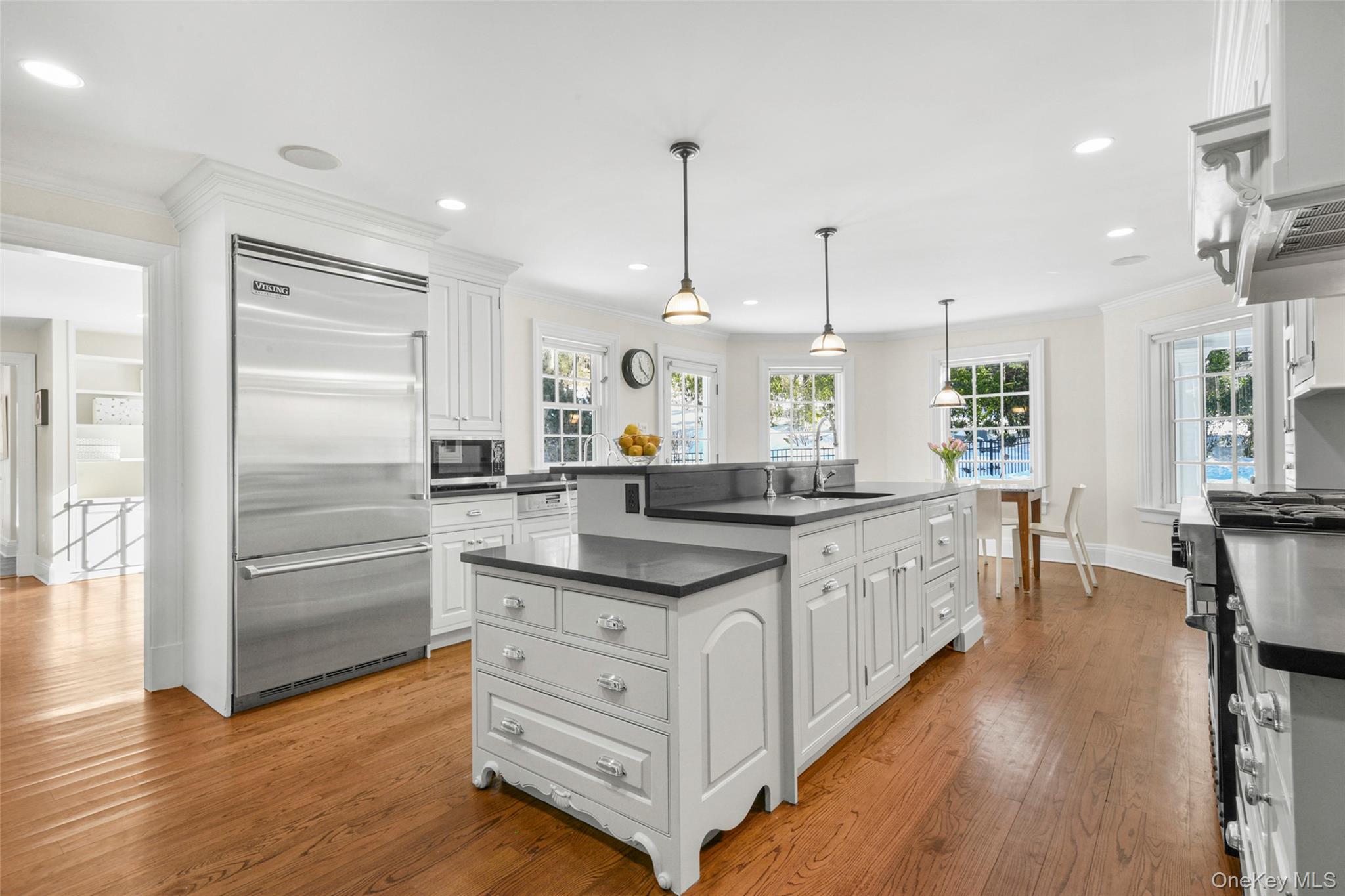 #10 photo, 10 Hilltop Road, Larchmont , NY 10538