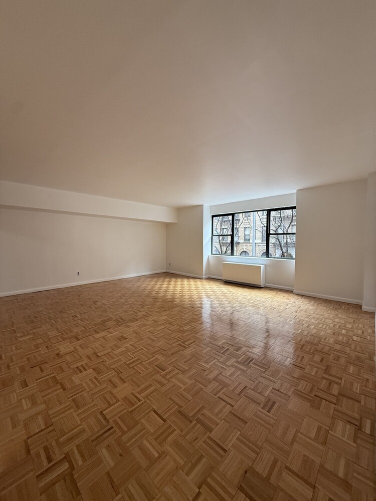 #4 photo, New York City, Yorkville , NY 10128