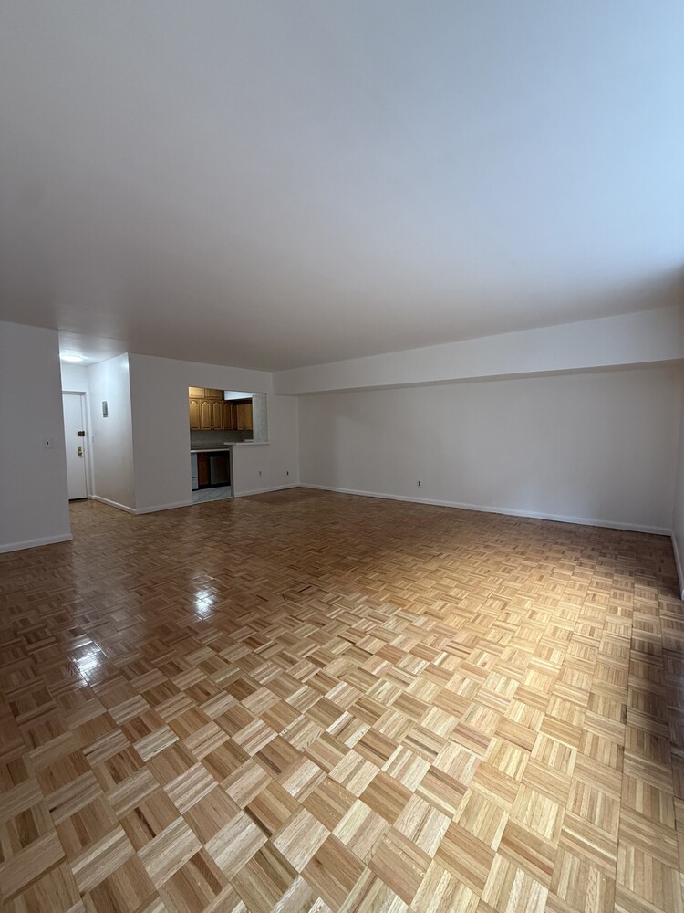 #5 photo, New York City, Yorkville , NY 10128