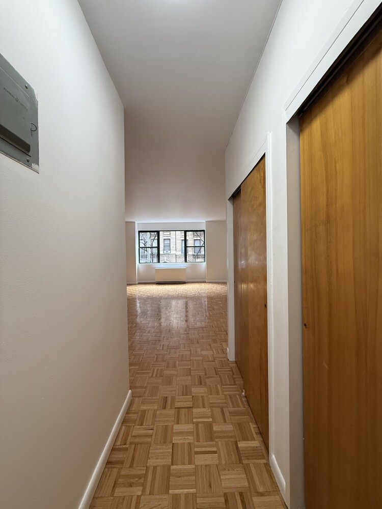 #7 photo, New York City, Yorkville , NY 10128