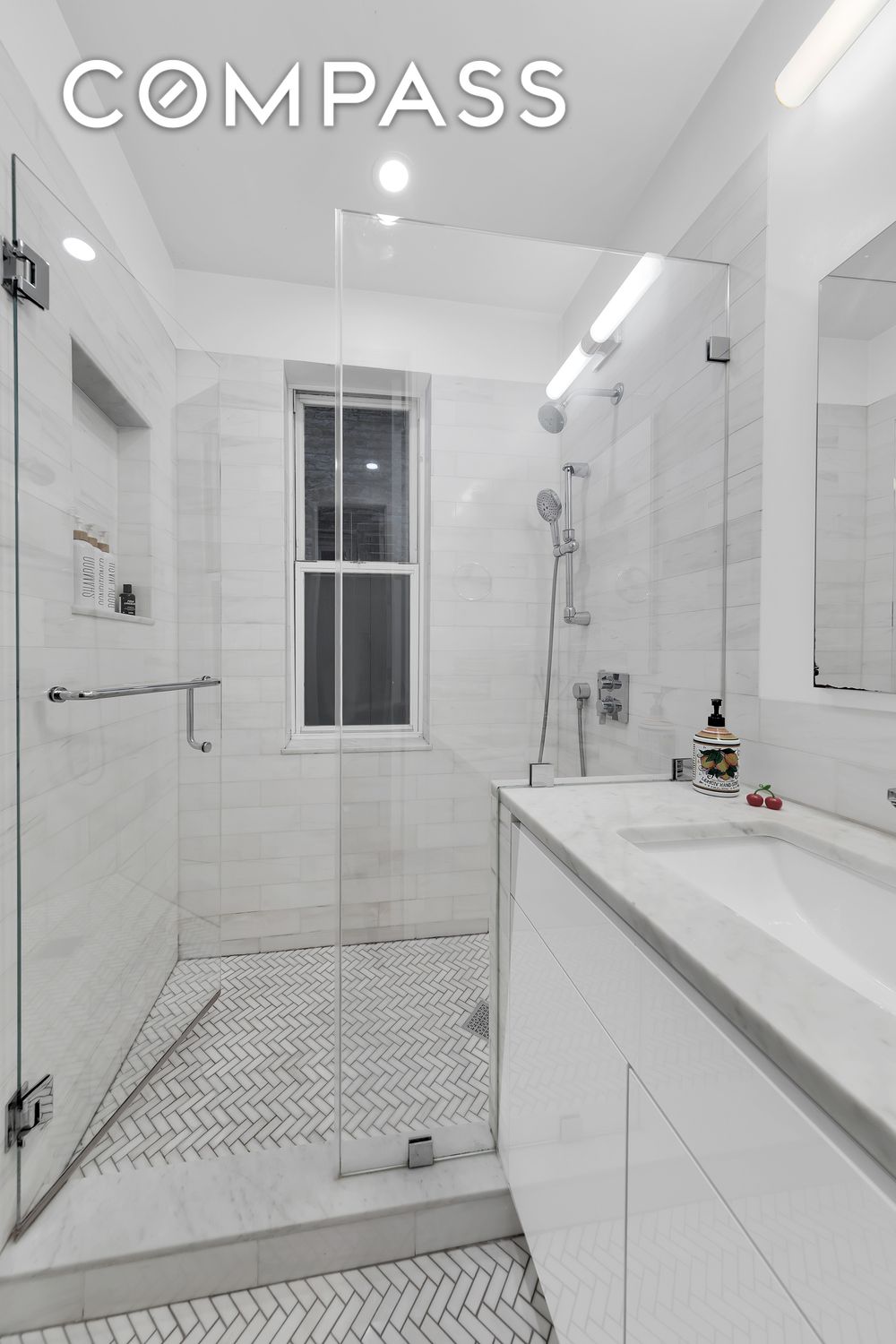 #8 photo, 323 W 11th Street, West Village , NY 10014