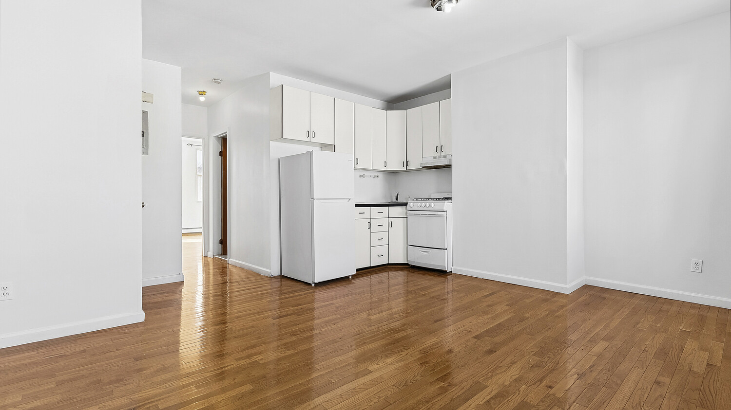 #4 photo, 335 95TH Street, Fort Hamilton , NY 11209