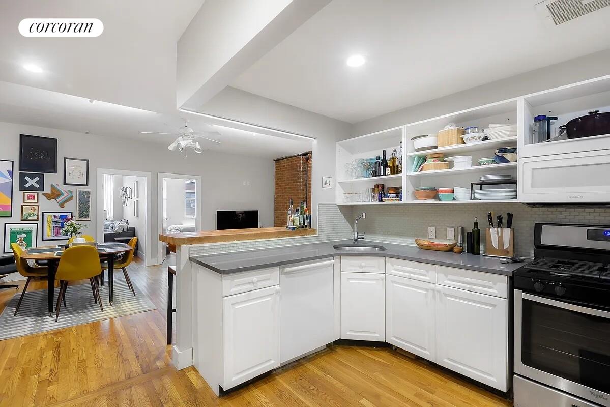 #4 photo, Brooklyn, Williamsburg , NY 11206