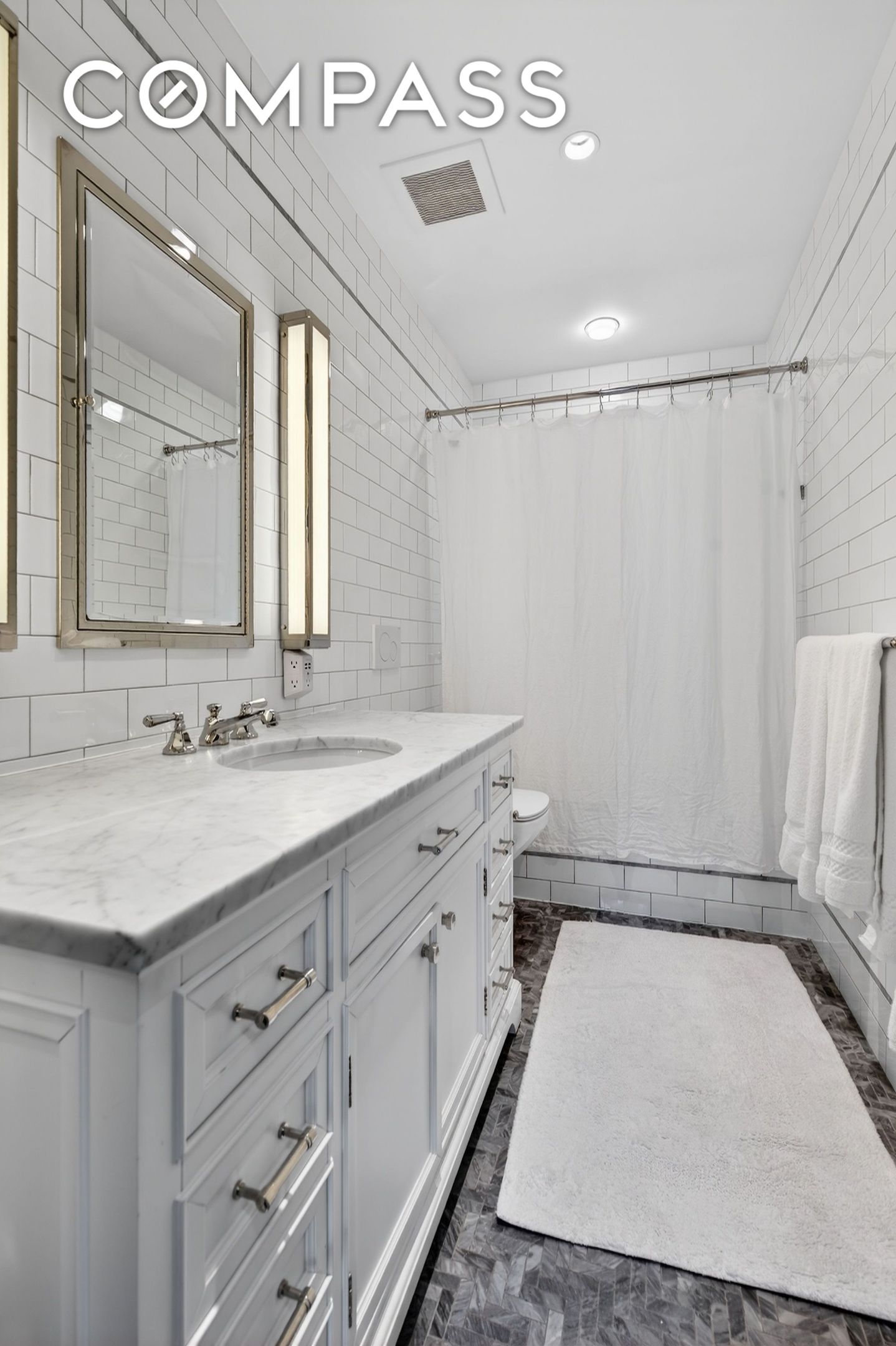 #16 photo, 458 Broadway, SoHo , NY 10013