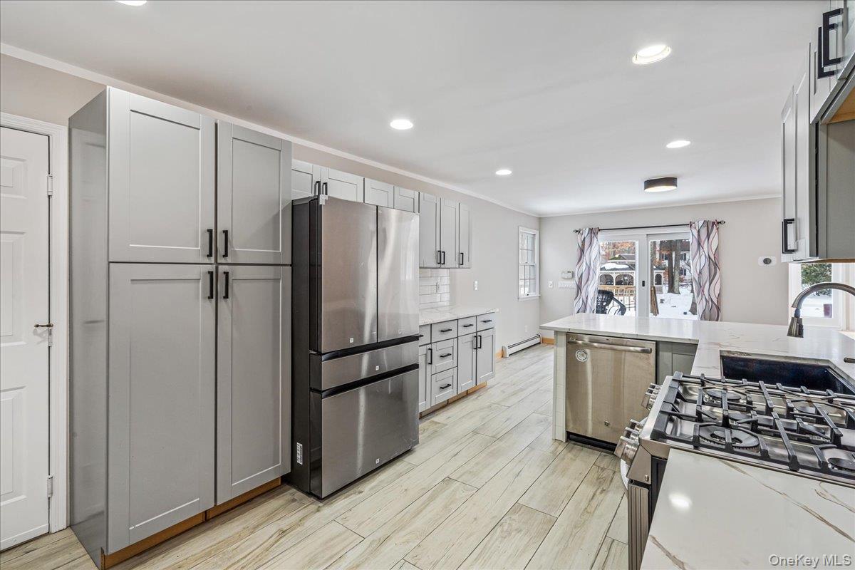 #10 photo, 169 Hickory Street, Port Jefferson , NY 11776