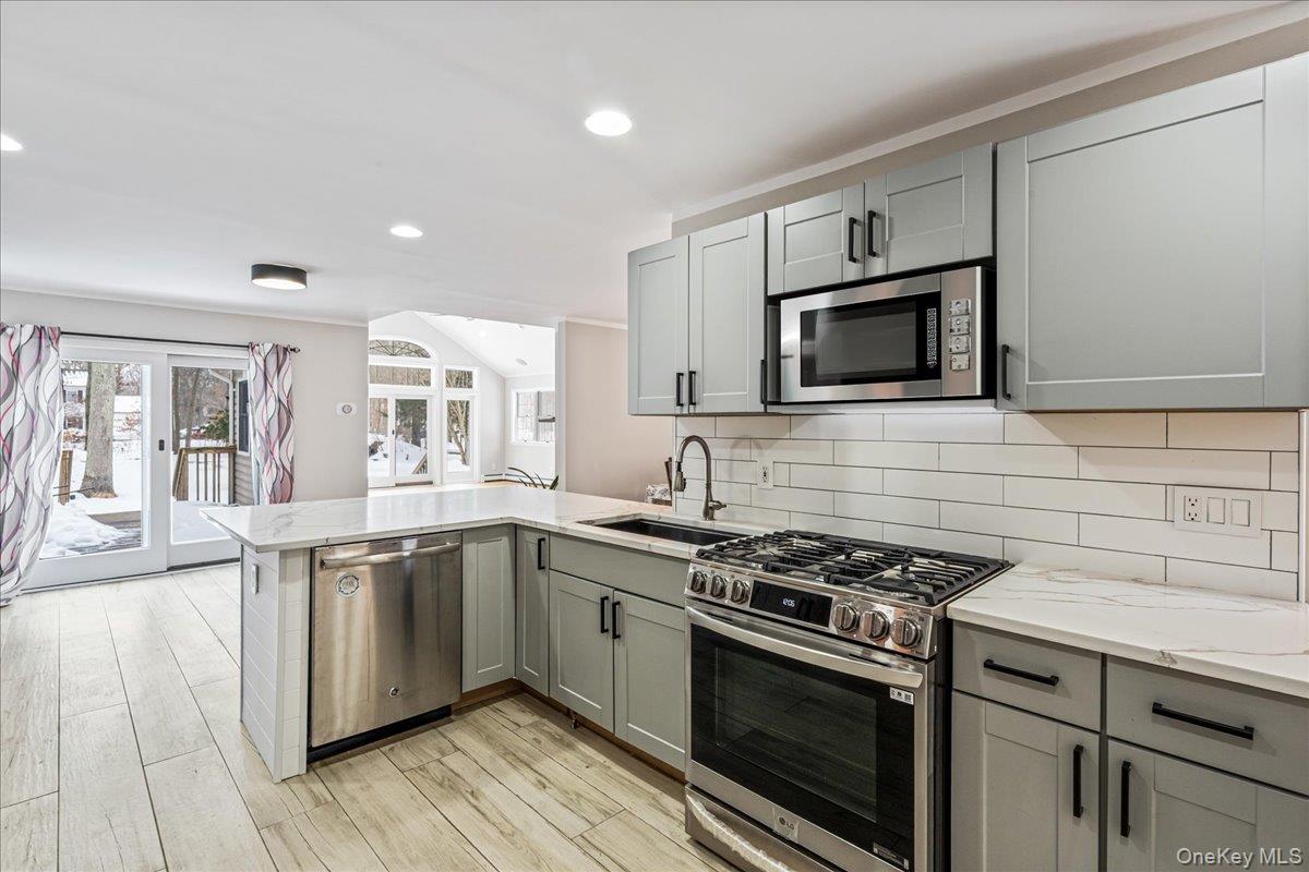 #11 photo, 169 Hickory Street, Port Jefferson , NY 11776