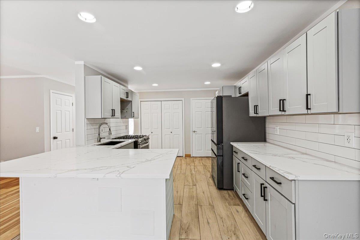 #12 photo, 169 Hickory Street, Port Jefferson , NY 11776