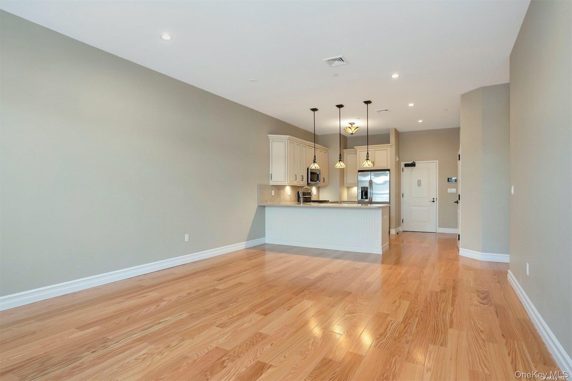 #7 photo, 10 Wall Street, 롱 아일랜드 Huntington , NY 11743