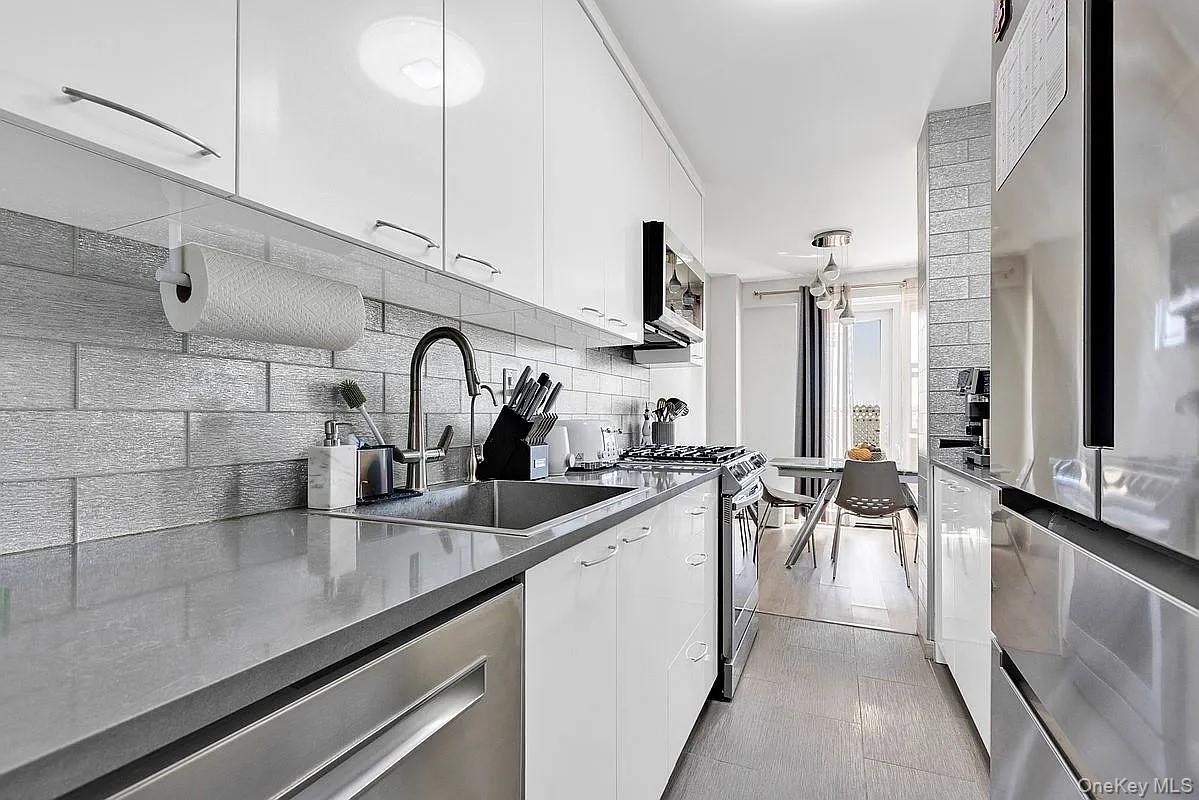 #6 photo, 2944 W 5th Street, ブルックリン区 Brooklyn , NY 11224