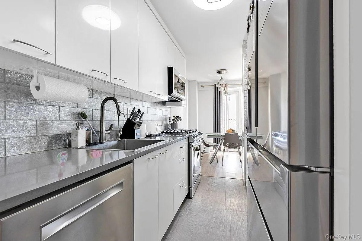 #8 photo, 2944 W 5th Street, ブルックリン区 Brooklyn , NY 11224