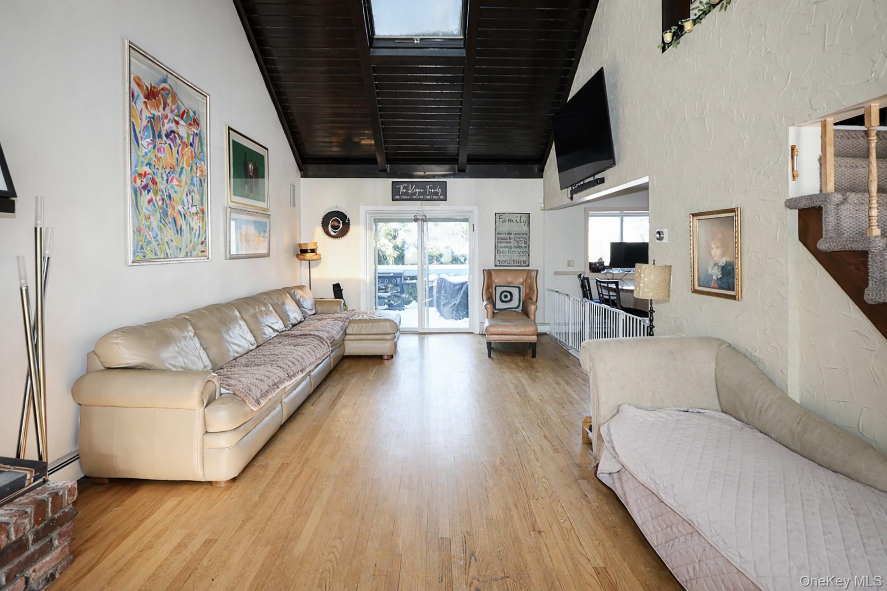 #4 photo, 25 Centre Street, Lynbrook , NY 11563